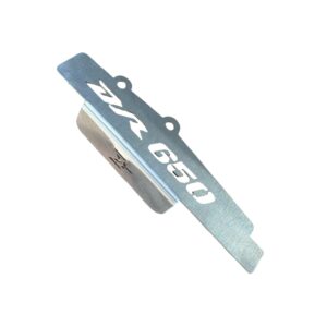 PROTECTOR DE BOMBA DE FRENO TRASERO (PLATEADO)