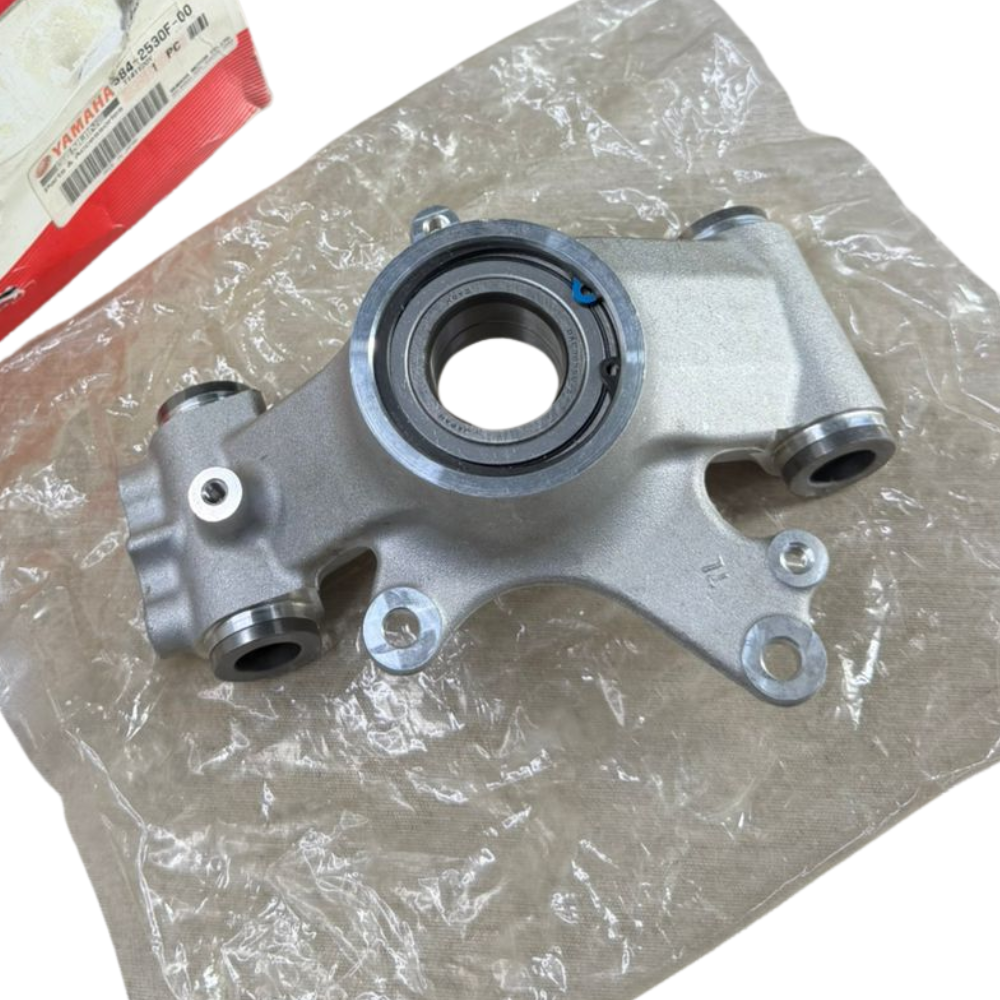 Portamangueta Original Yamaha Grizzly 700 (3B4-2530F-00) Portamangueta Original Yamaha Grizzly 700 (3B4-2530F-00)